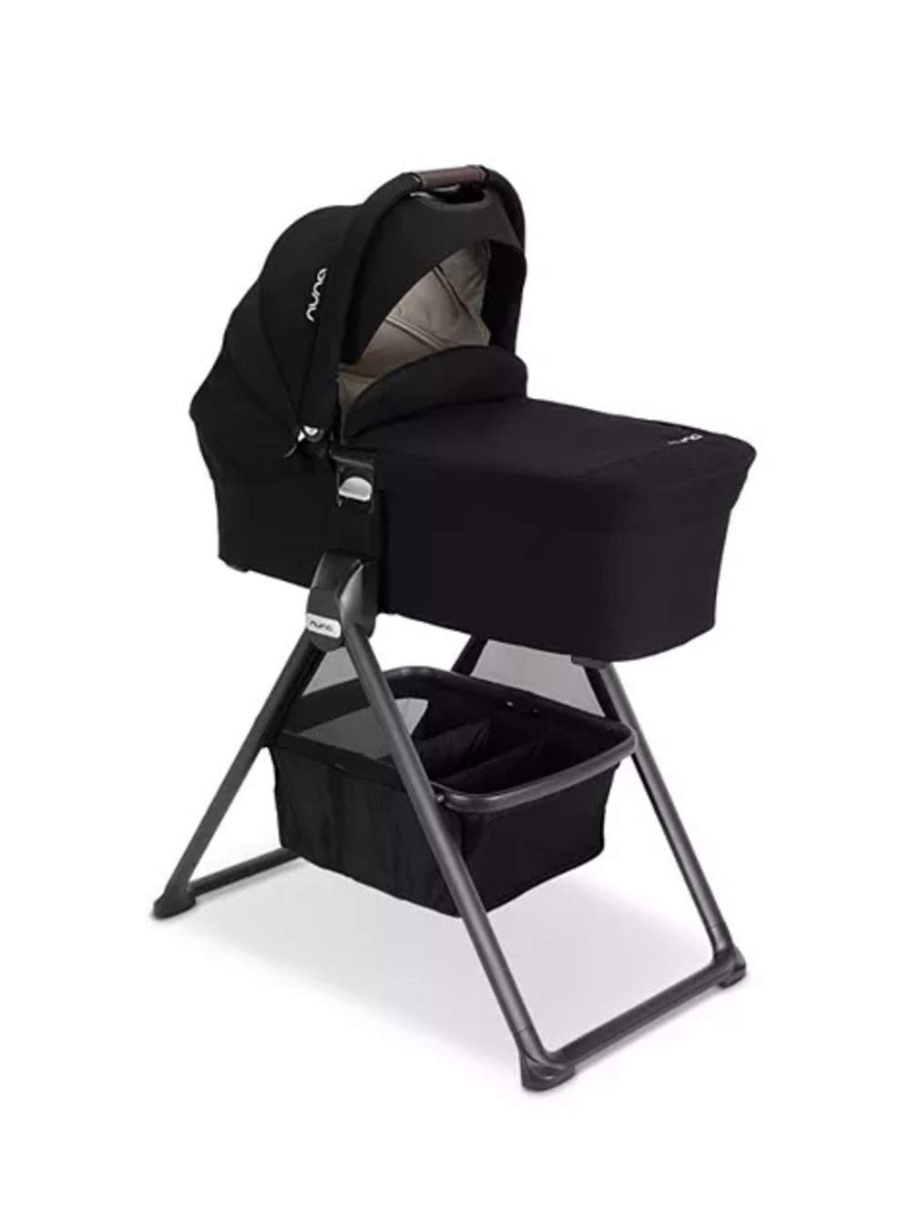 Nuna Mixx Next Bassinet with Stand and Storage Basket In Excellent Condition.